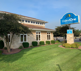 UnitedOne Credit Union Menasha Avenue branch in Manitowoc, WI
